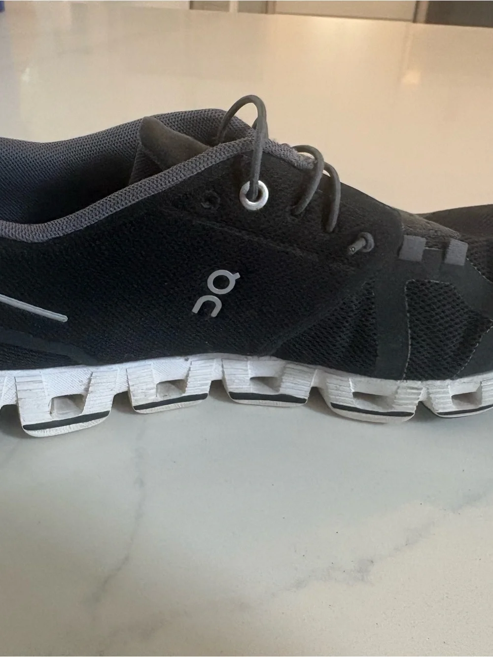 On Running Men's Athletic Shoes in Black and Gray